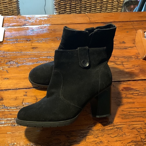 Lane Bryant 3 inch heeled short boot. - Picture 3 of 5